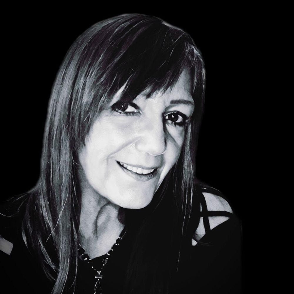 Meet your Posher, Debi